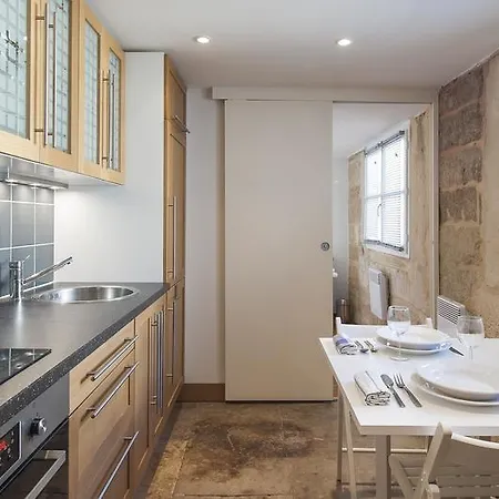 Appartement Duplex Copé Cambes - Eglise Saint Roch - Première Conciergerie Montpellier